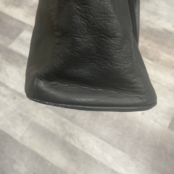 Piel - Picture 7 of 10